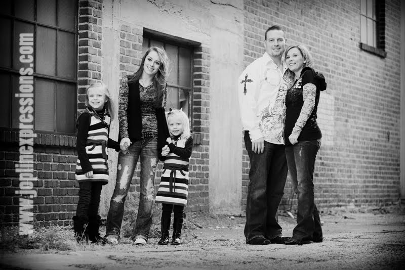 [0477+nuswndr+bw.jpg]