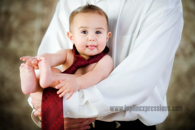 [grover10MO0200.jpg]