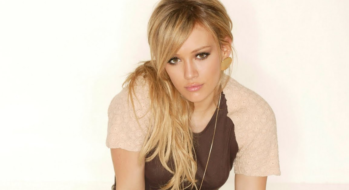 Passionate About Tights: Hillary duff in tights