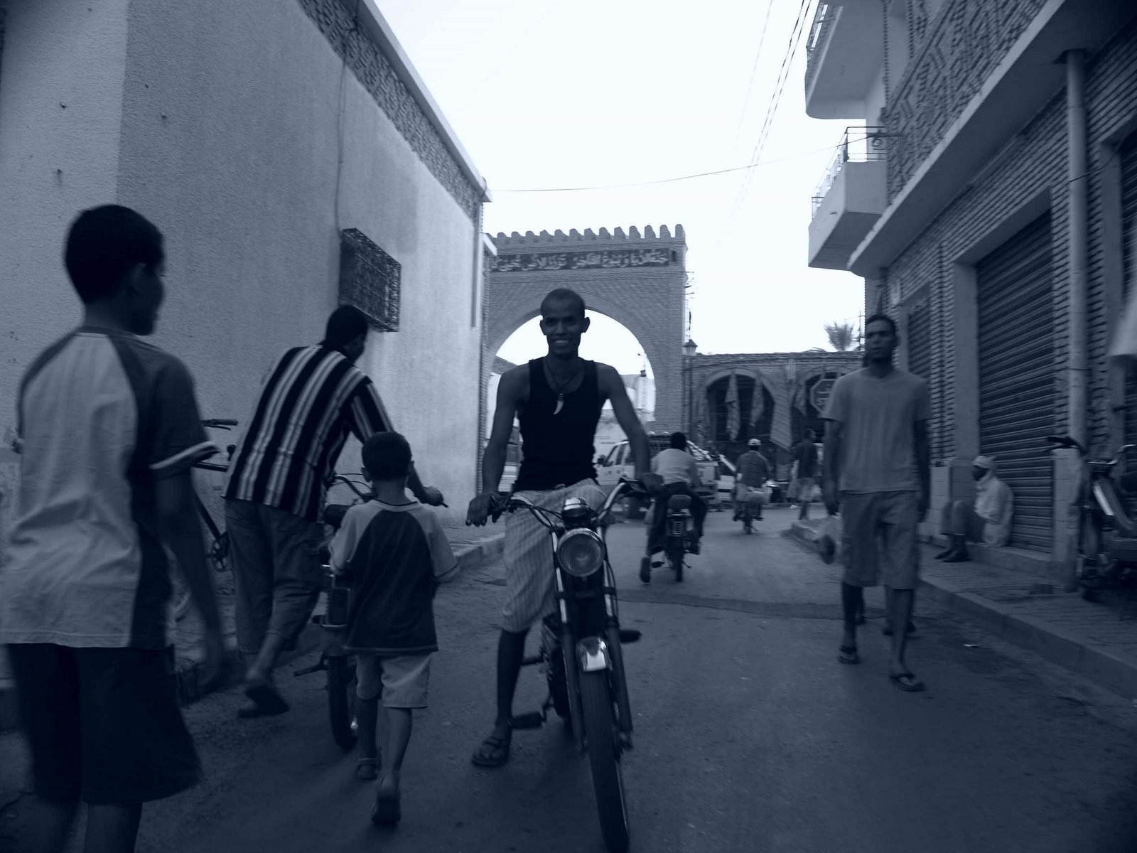 [TUNEZ200820080904_109.JPG]
