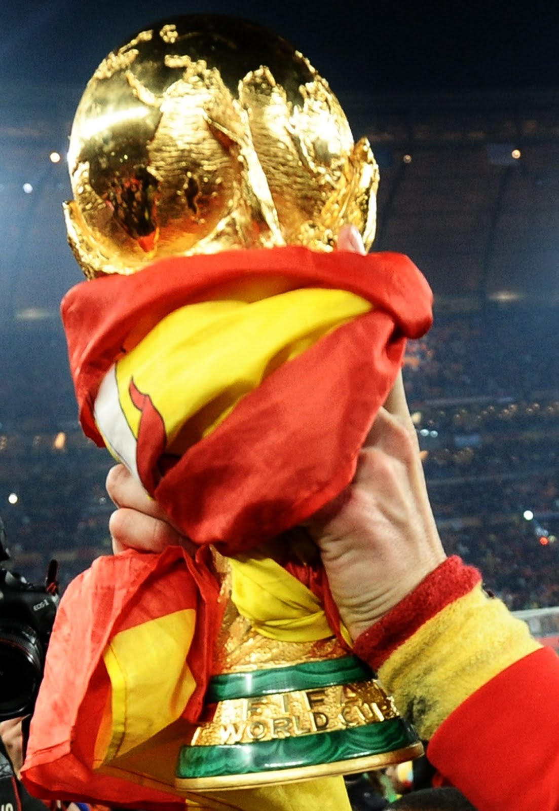World+cup+trophy+2010