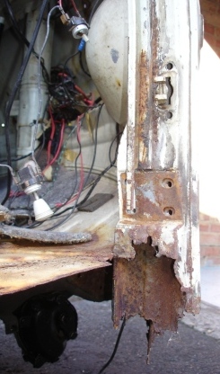 [rusted+A+piller.JPG]