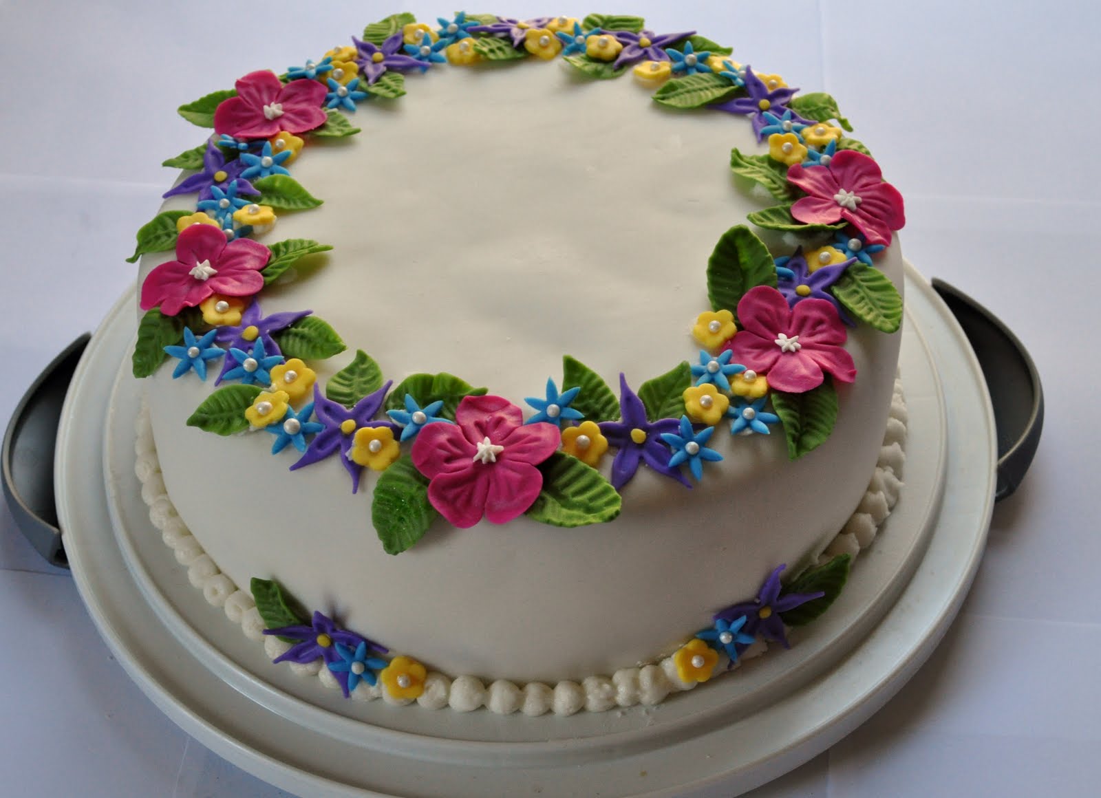 Dani Cakes End of the Session Cake