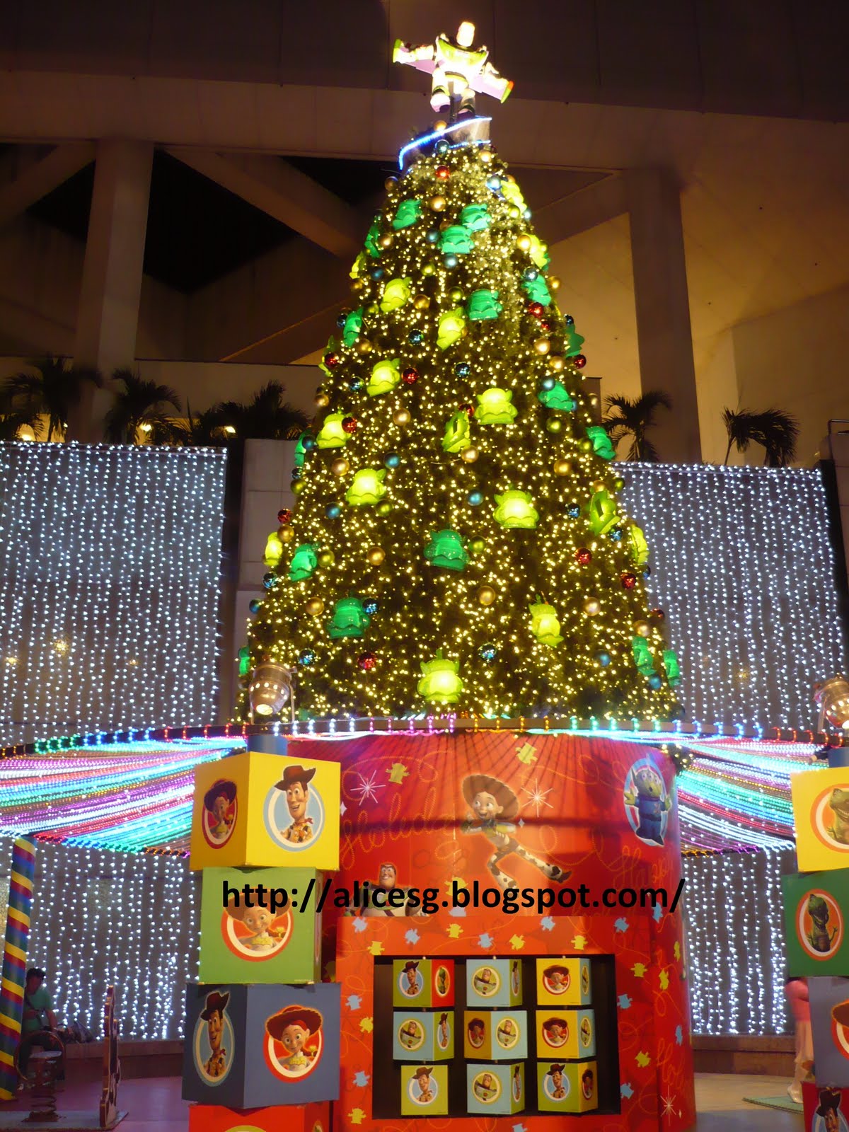 Alicesg Singaporemyhome Skywatch Friday Toy Story Christmas Tree
