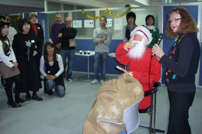大阪の語学教室のクリスマス会の写真