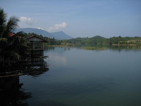 [H+Lake.JPG]