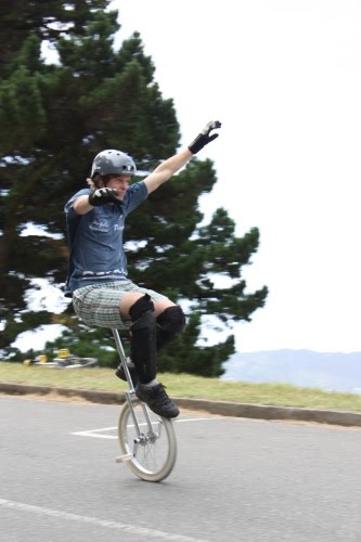 [lutzgliding.JPG]