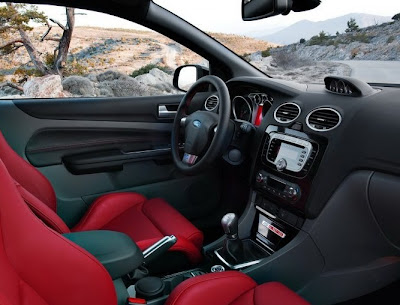 Ford Focus RS500 interior