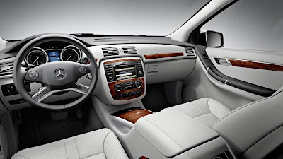 2010 Mercedes-Benz updated r-class interior
