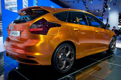 Ford Focus ST first live pictures and details