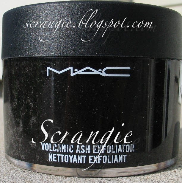 Scrangie REVIEW MAC Volcanic Ash Exfoliator
