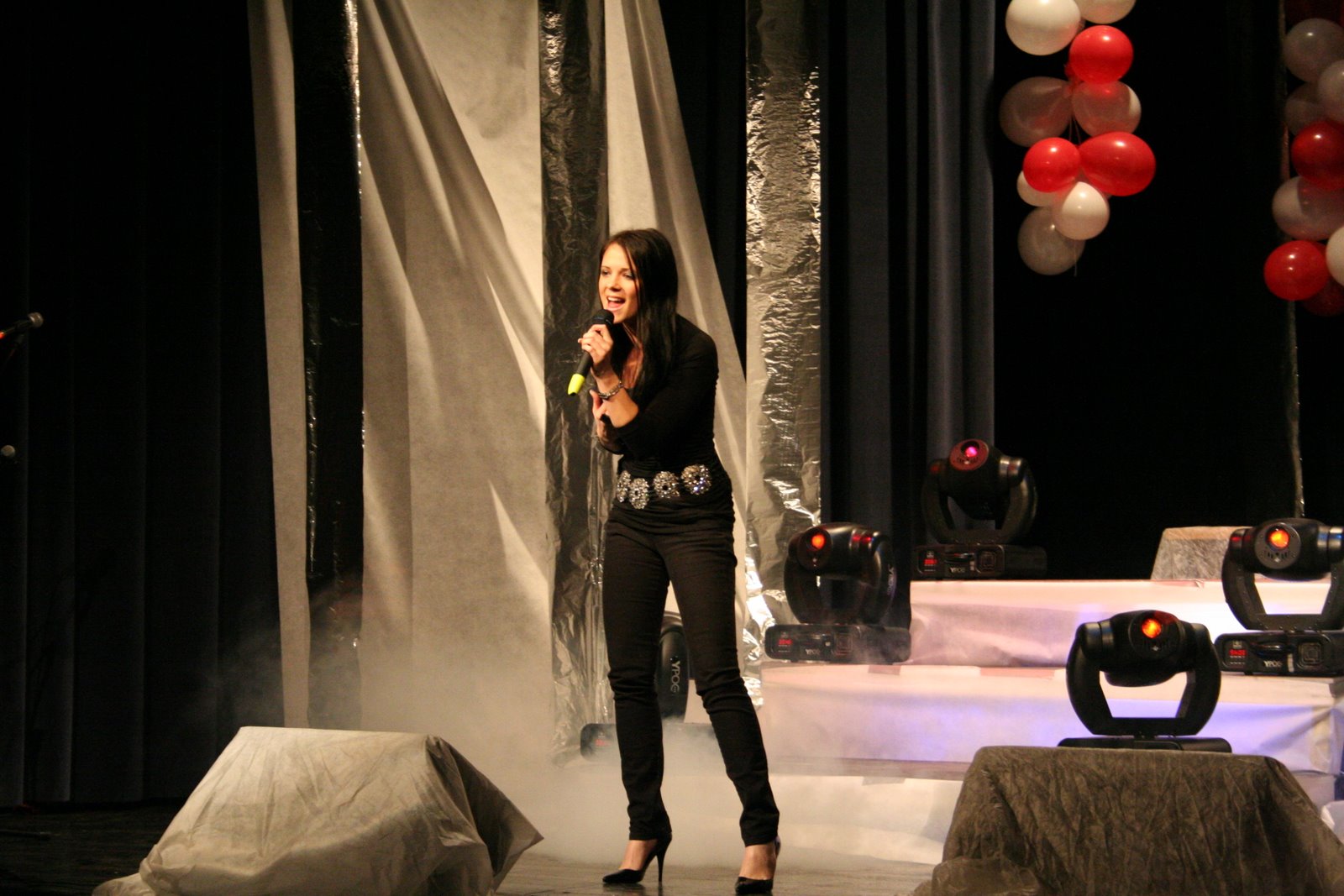 [Koncert+Predoslje+16.12.2007+-+Nina+Pušlar.JPG]