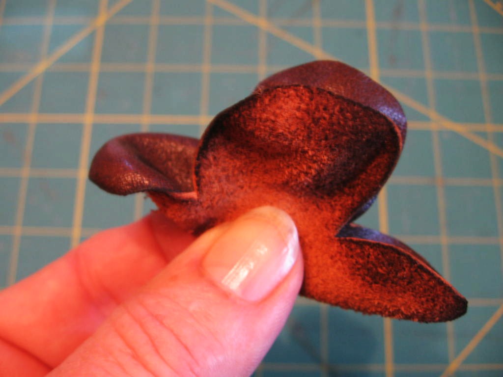 DoRah! designs Leather Flower Tutorial