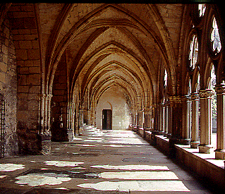 [fr-SW-bayonne-cloisters-86.gif]