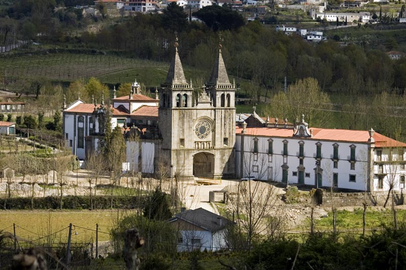 [Mosteiro_St_M_Pombeiro03.jpg]