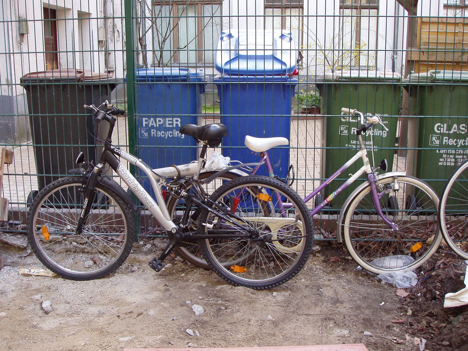 [P3090179.JPG]