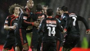 [04db9127457910aaa3c0cb4fb9b515de.jpg]