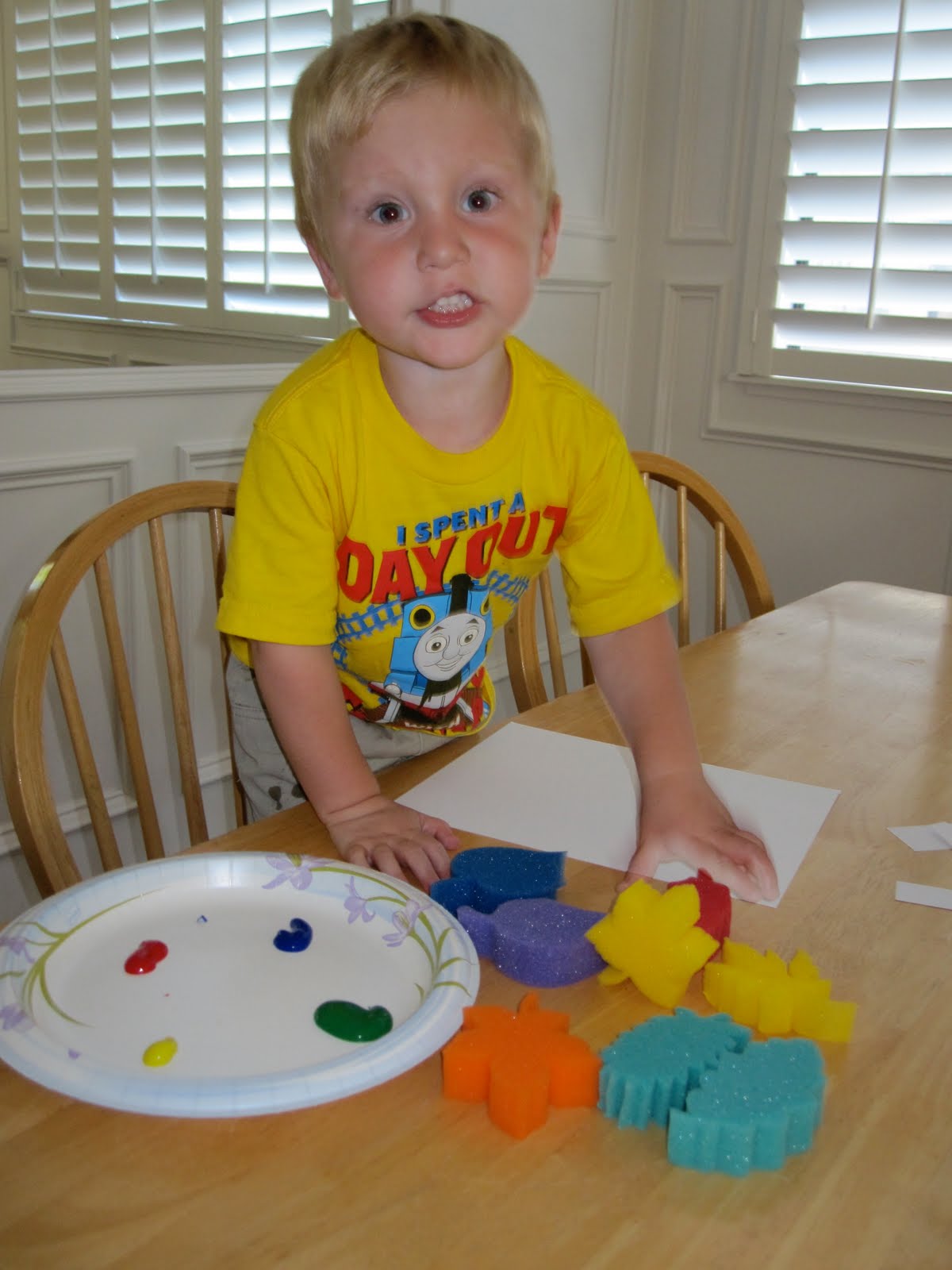 Toddler Approved! Leaf Sponge Stamping