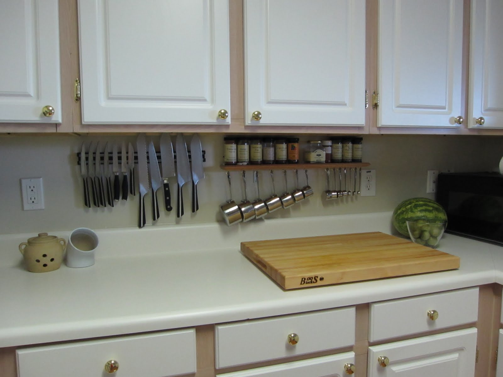 The Saucy Kitchen: Storage Solutions - Mini Pot Rack