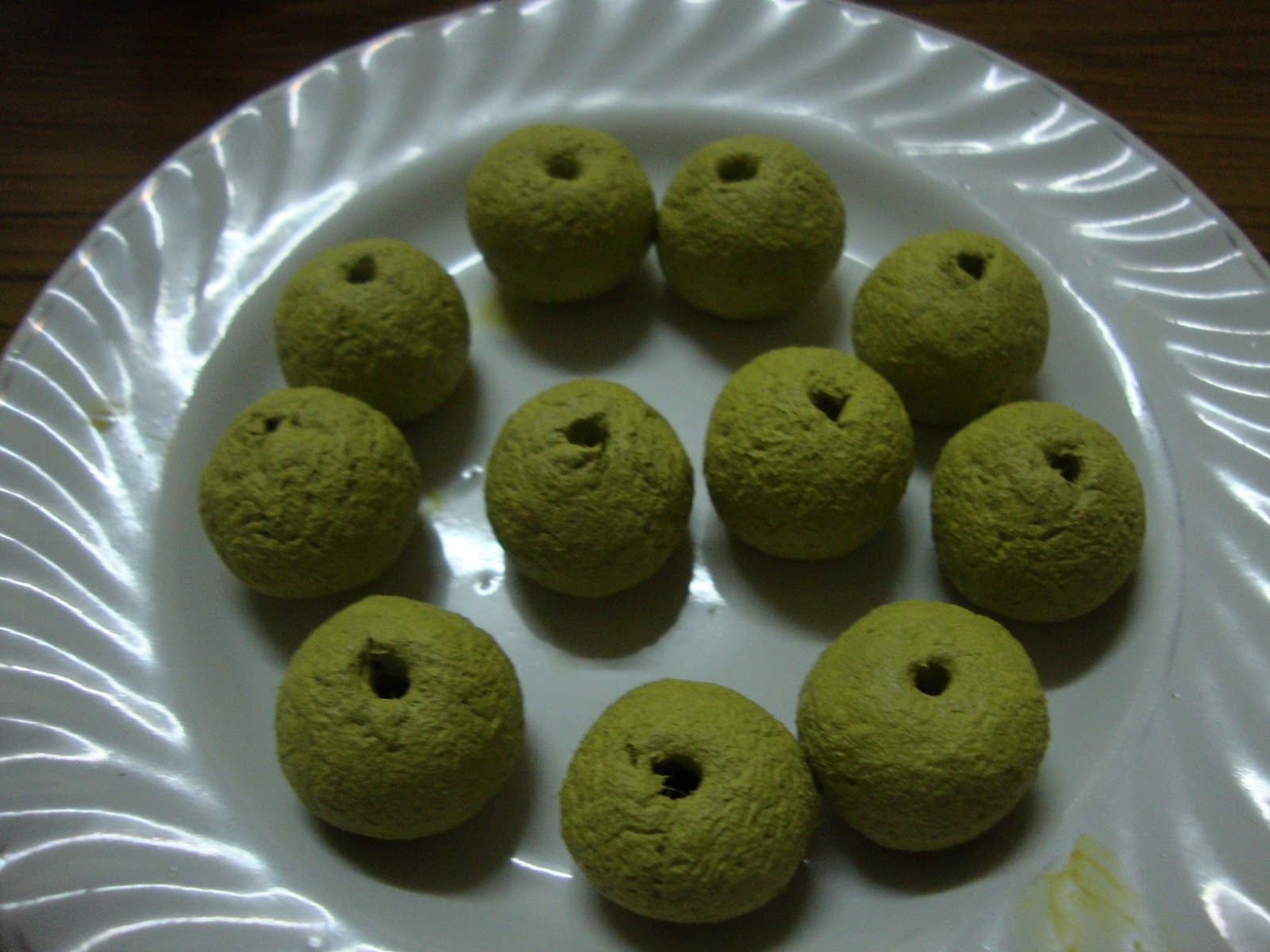 Crafting Aberrigines paper mache bead tutorial