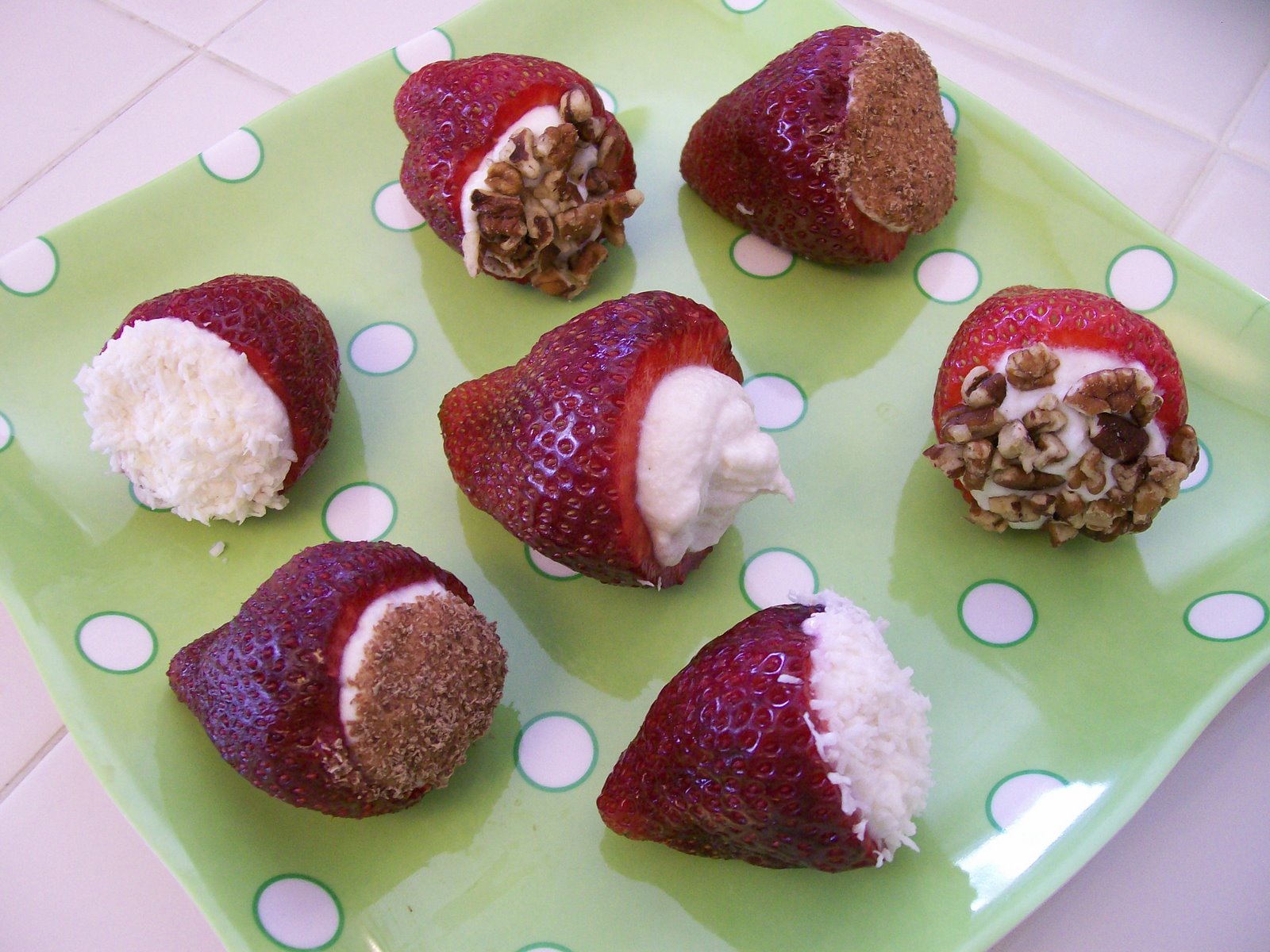 [Shellys+Strawberry+Cannoli.JPG]