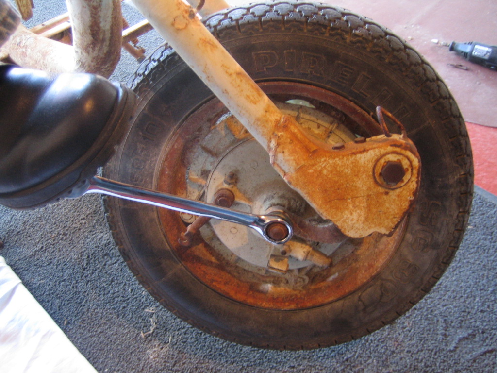 Lambretta Restoration Front Wheel removal and strip