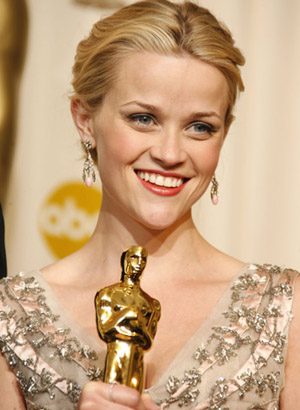 Reese Witherspoon Oscars 2007. Reese Witherspoon Bangs 2010