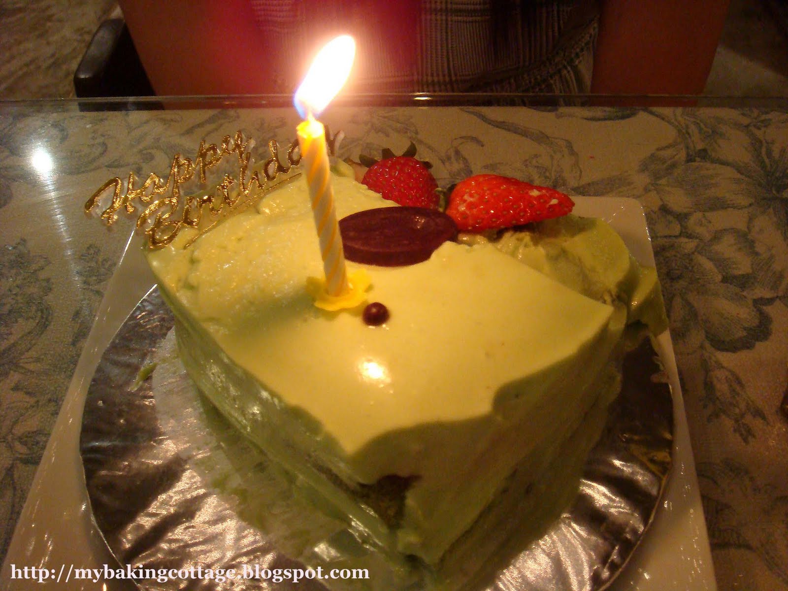 My Baking Cottage: Disastrous Birthday Cake :P