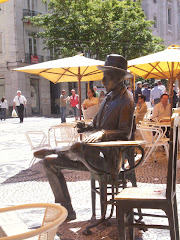 escultura de Fernando Pessoa