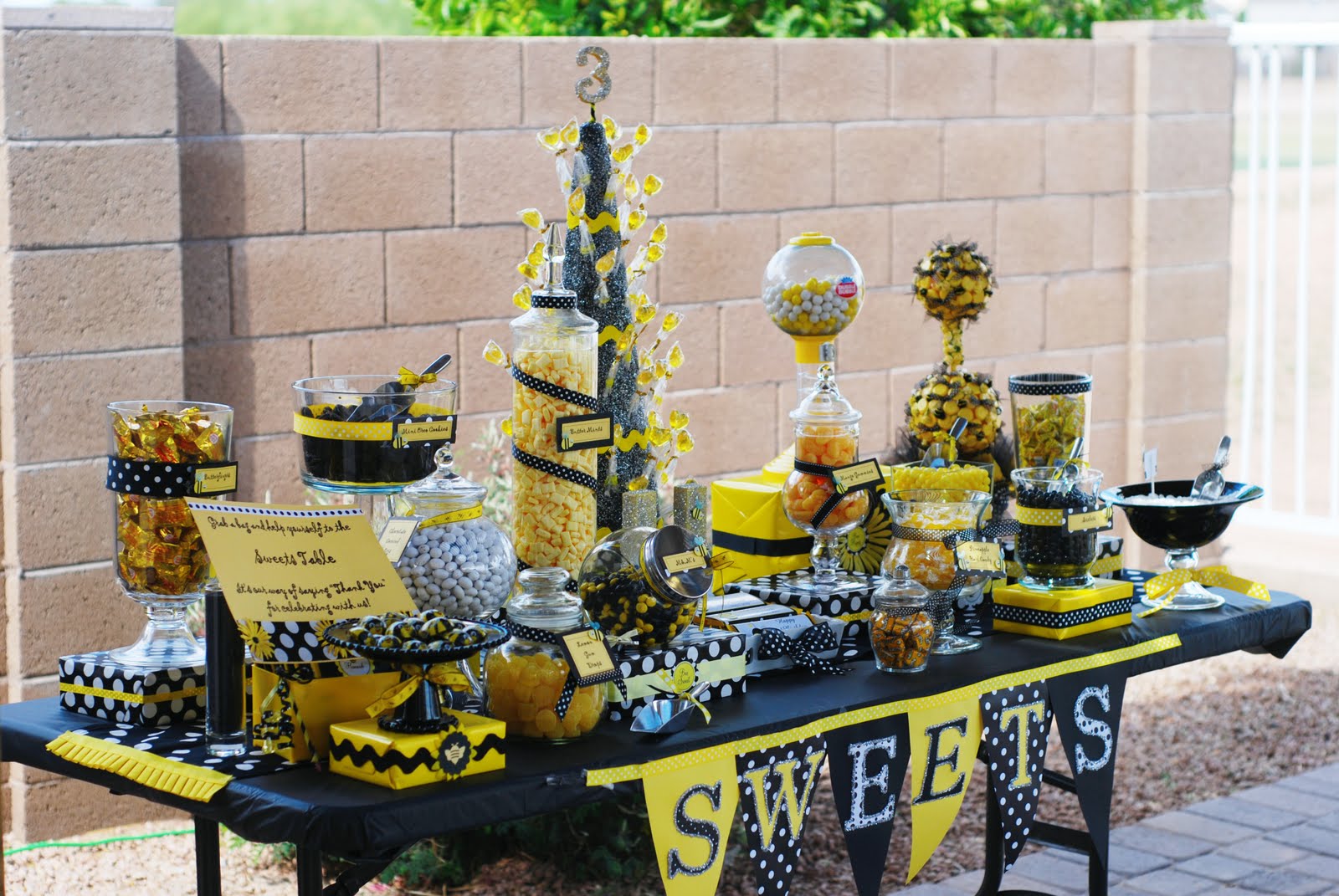 bumble bee decorations