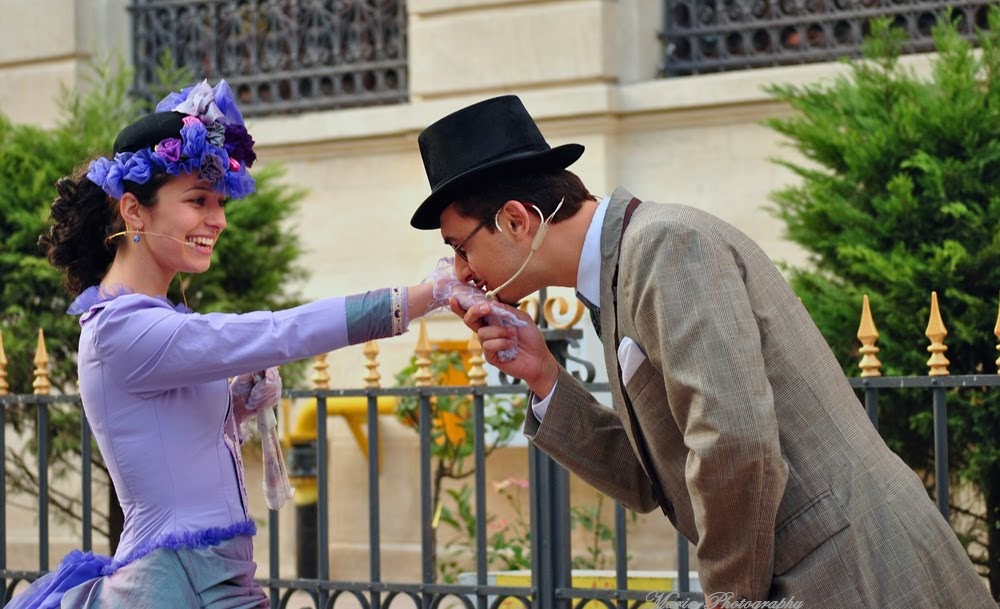 Maria Photography Hand Kissing