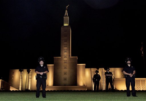 [Prop-8-Protests-mormon+temple.jpg]