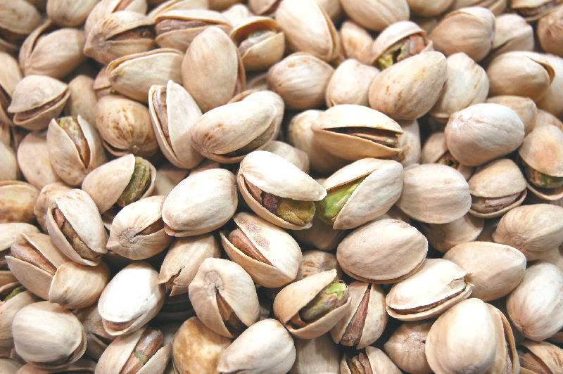 [pistachios+in+shell.jpg]