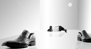 [ist2_1822095_resting_businessman_series_with_different_situation.jpg]