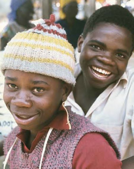 [two+boys+elementary.bmp]