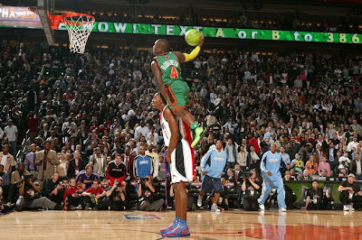 You Got Dunked On 2009 Nba Slam Dunk Contest Nate Robinson Dunks On Dwight Howard