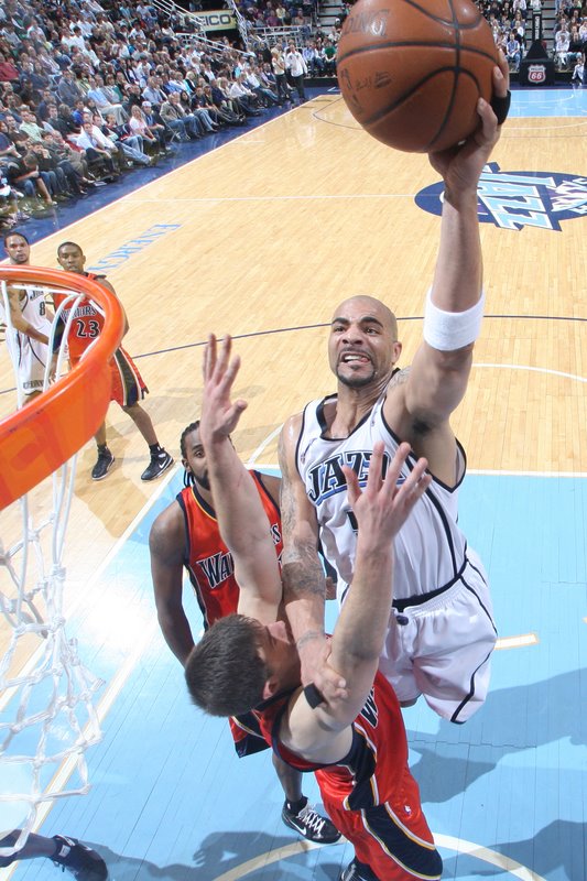 [Carlos+Boozer+Dunks+On+Rob+Kurz.jpg]