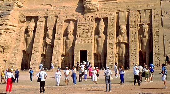 [abu-simbel-visit-egypt-tourism.jpg]
