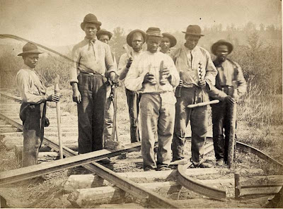 railroad-workers.jpg