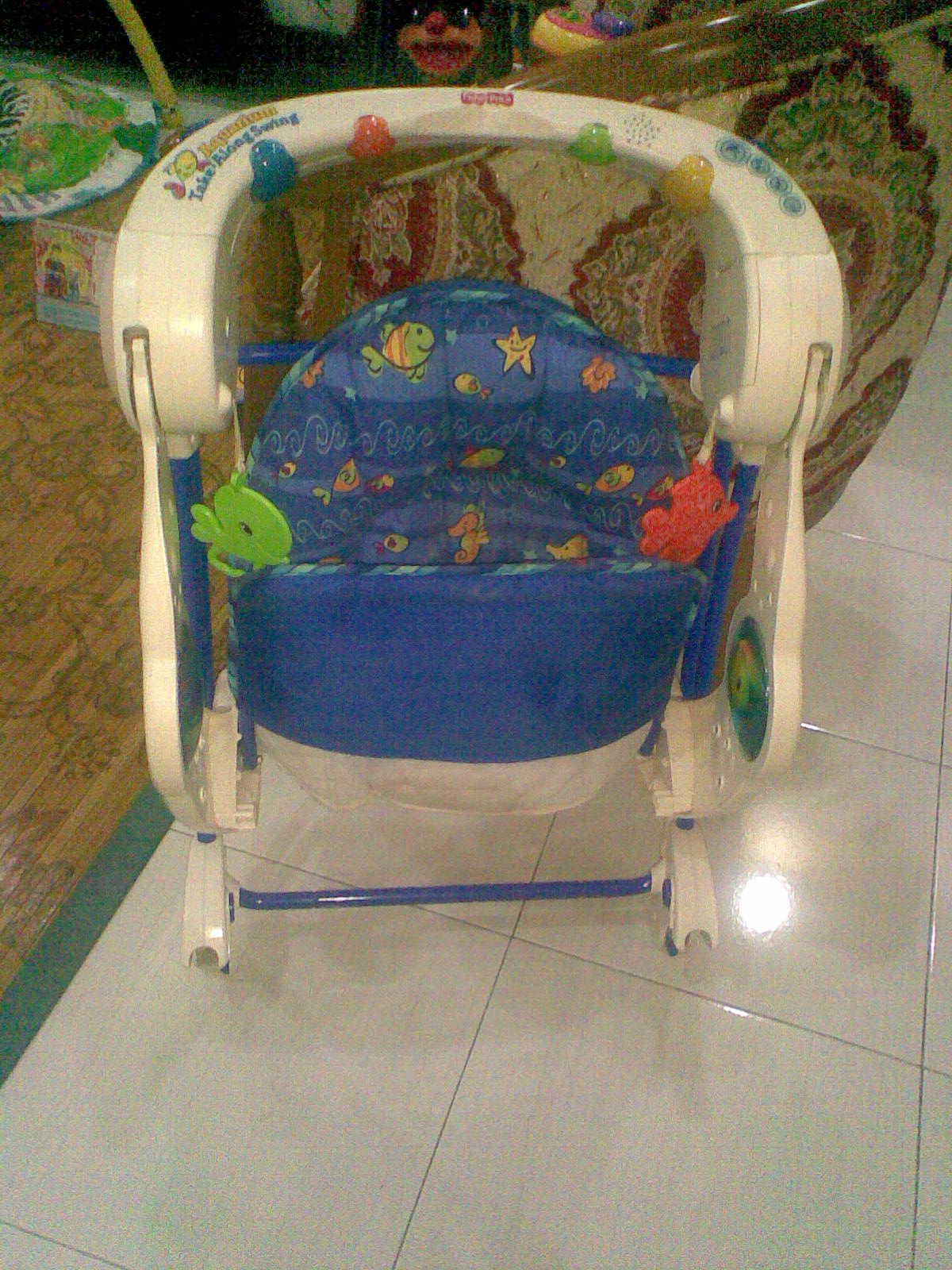 MyBundleToys Fisher Price Aquarium Swing