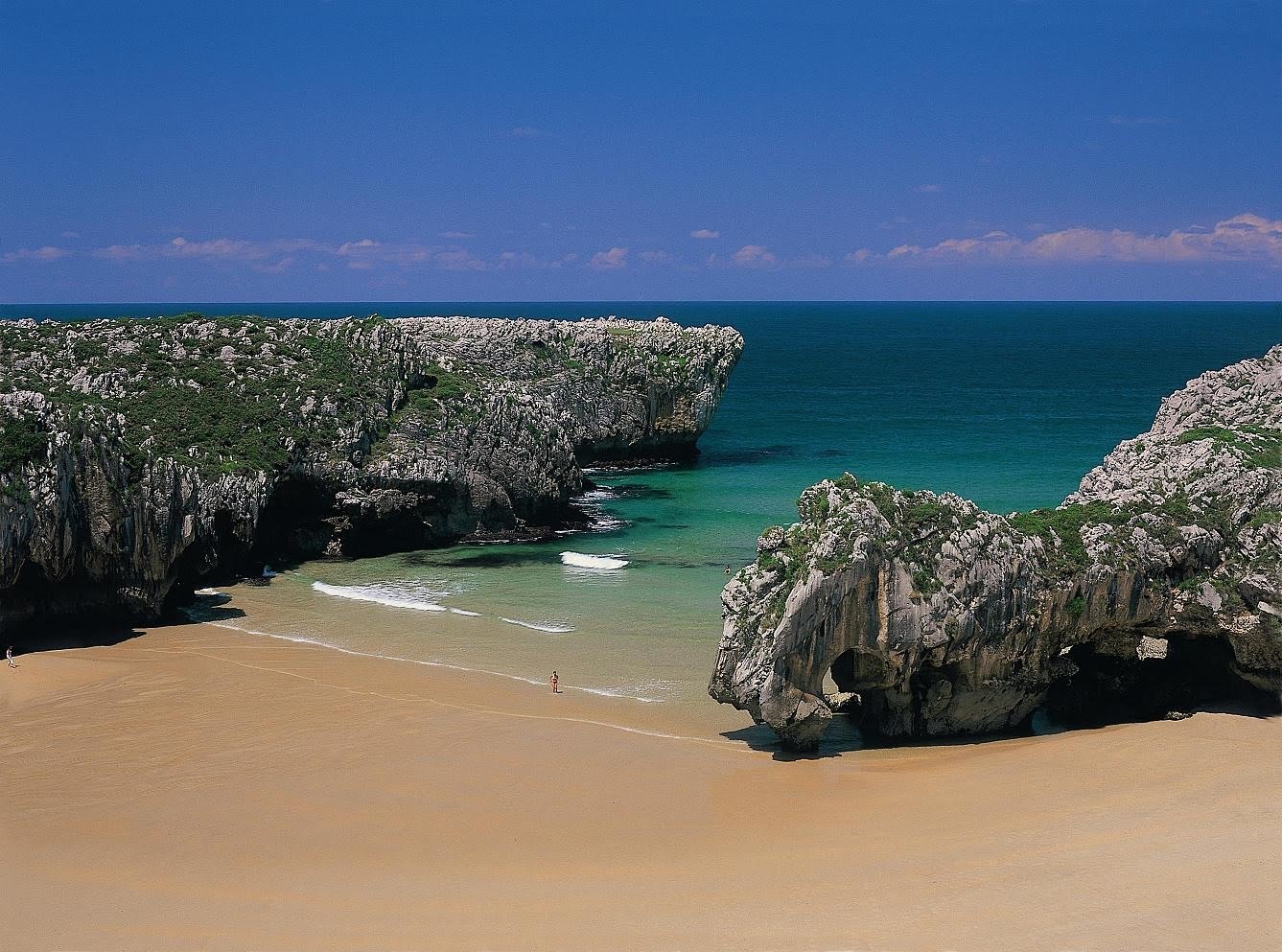 Una playa perfecta Llanes.+Playa+Cuevas+del+Mar