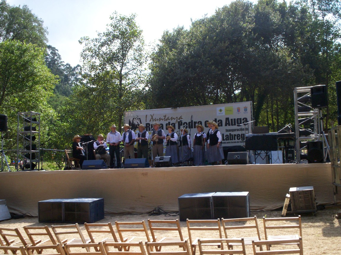 [100_0983Cruz+Martinez.JPG]