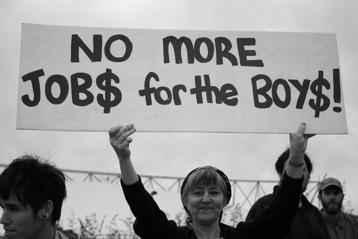 Reviralhos No more jobs for the boys!