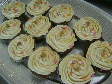[Date+and+walnut+cupcakes.JPG]