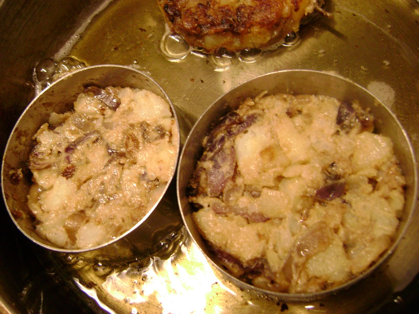 [Hash+browns+cooking.JPG]