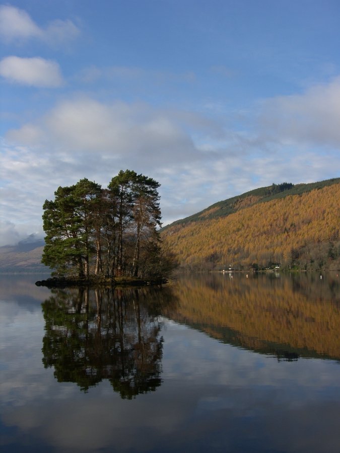[October+23rd+Photograph+Autumn+Reflections+Scotland.jpg]