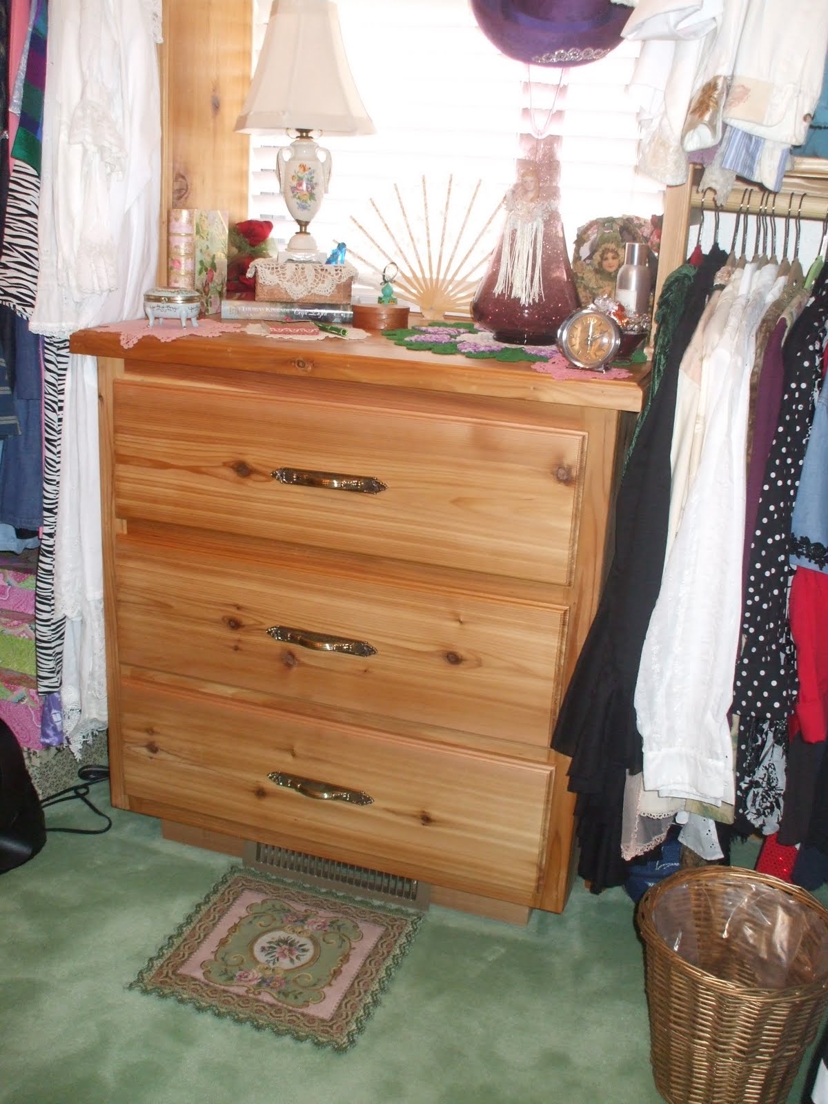 The Simple Cake Dream Closet