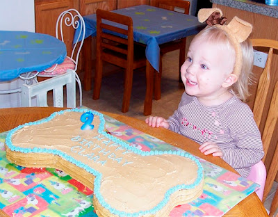 How+to+make+a+dog+bone+cake