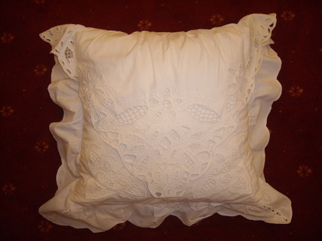 Uluwatu White Lace Bed Pillow, Extra Front Lace Flap
