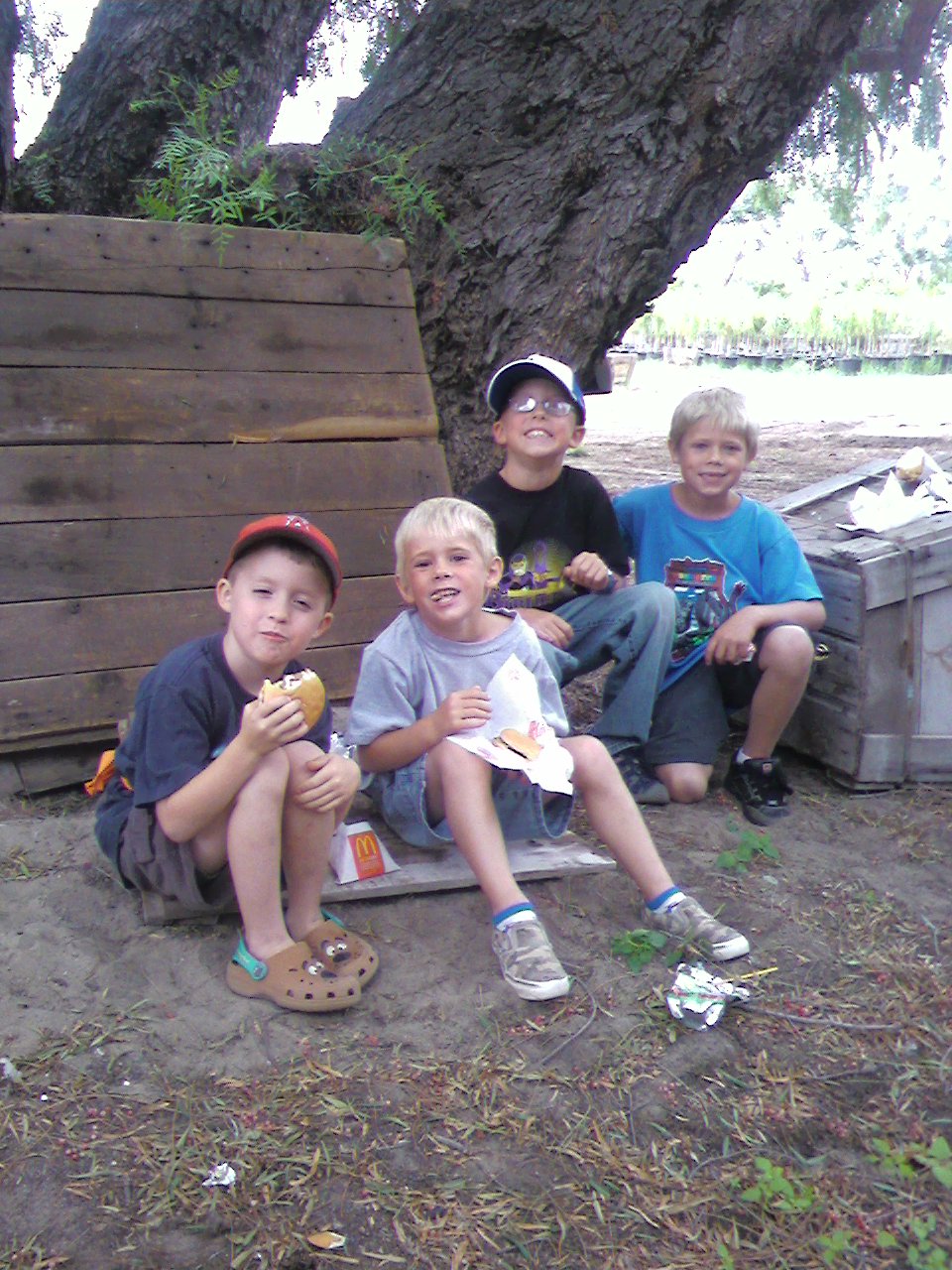 [0612091221-778505.jpg]